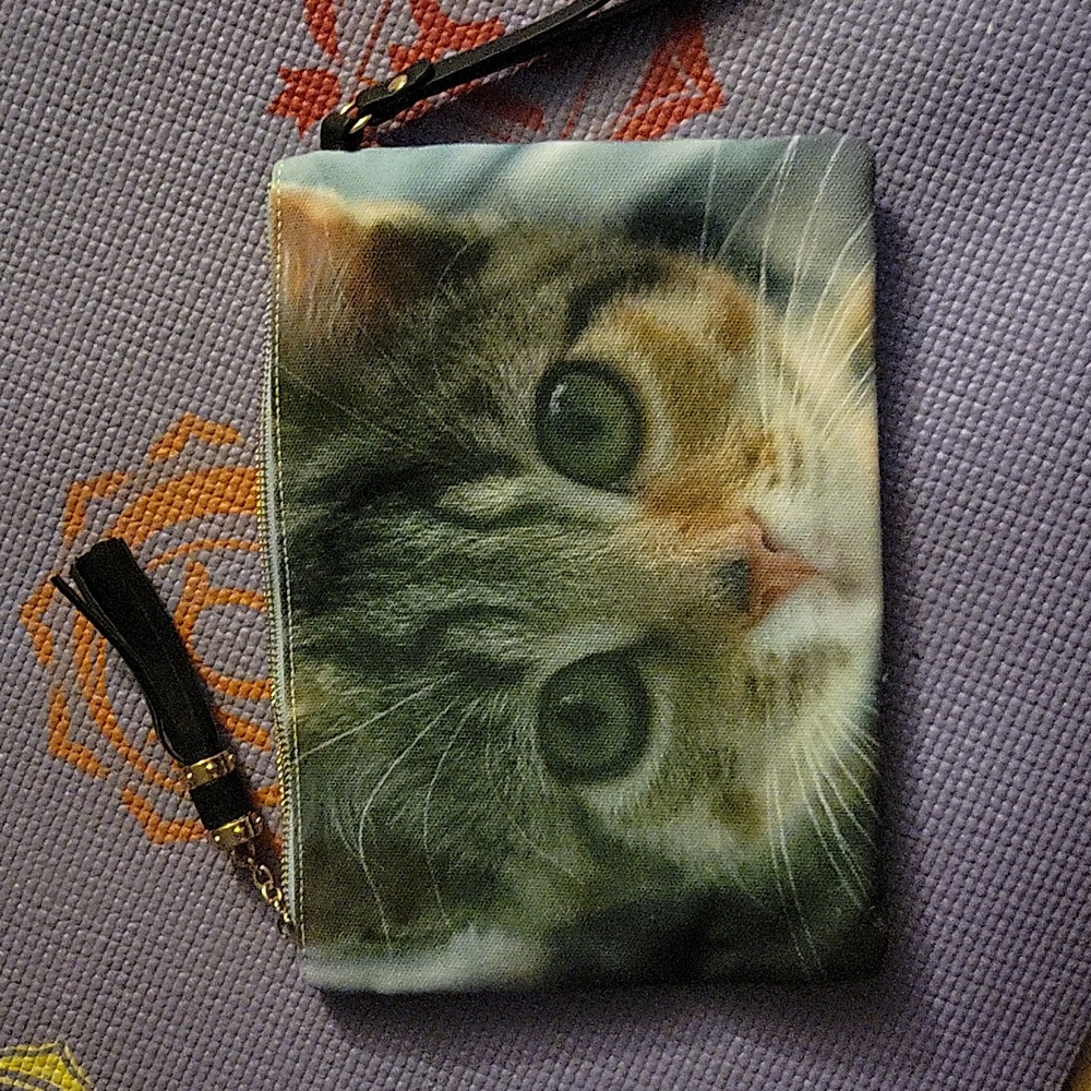 Nwot kitten wristlet